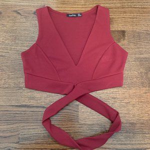 NWOT boohoo Red criss cross v neck crop top